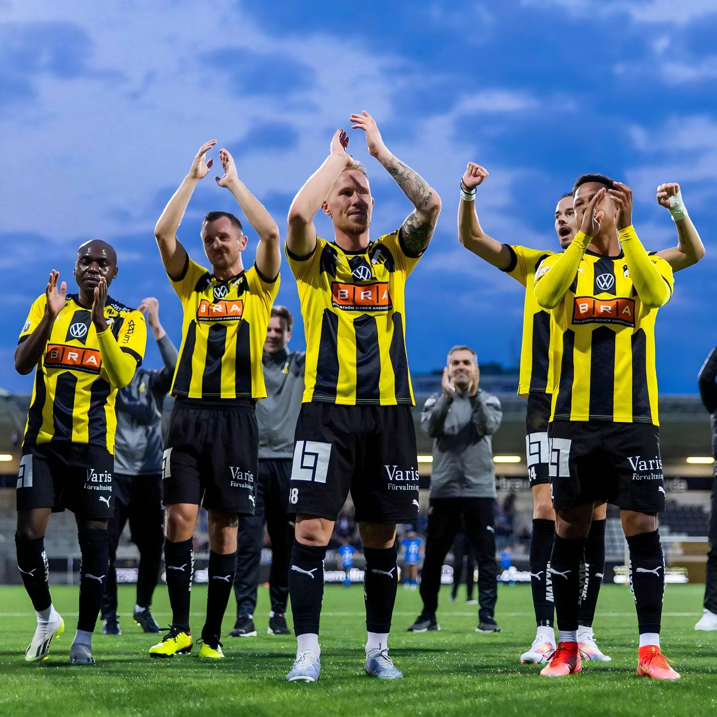 门兴格拉德巴赫训练开放日,赛前再遭质疑引欢呼,欧冠在即,心理建设被强调(门兴格拉德巴赫阵容) 门兴格拉德巴赫训练开放日,赛前再遭质疑引欢呼,欧冠在即,心理建设被强调(门兴格拉德巴赫阵容)